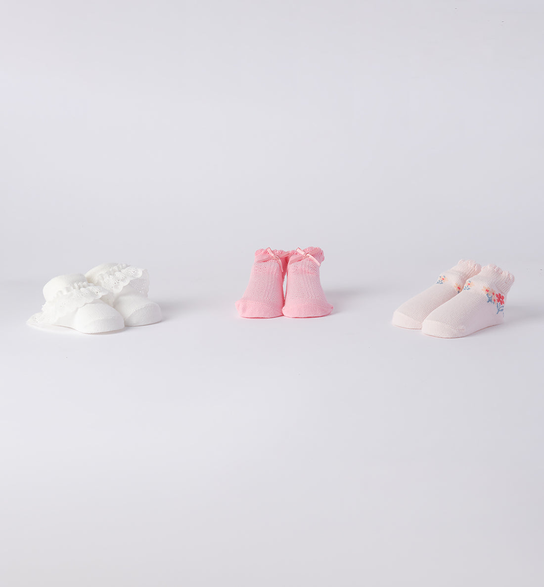 Set 3 calzini neonato in cotone bianco, rosa e ricamato