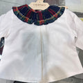 Completo natalizio bimba tartan Calamaro Baby con camicetta bianca, colletto a volant, coulotte scozzese e fiocco blu