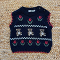 Completo bimba Dr.Kid con gilet blu a orsetti e tulipani, camicia bianca con colletto sangallo e gonna pantalone marrone.