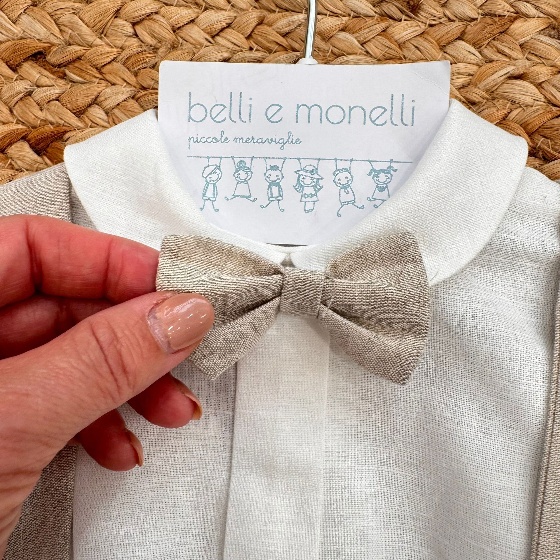 Camicia bianca battesimo bimbo con colletto tondo e papillon in lino