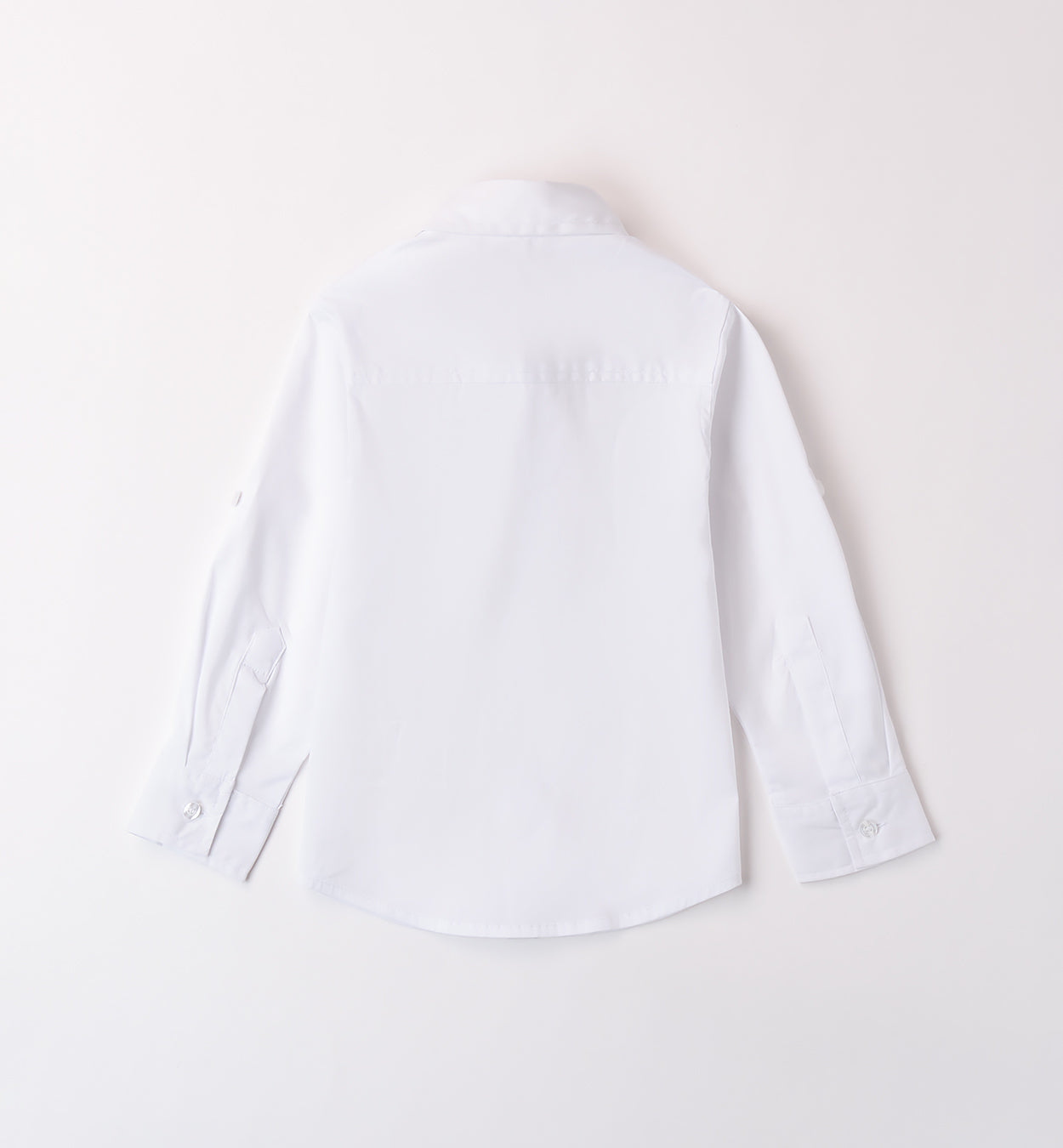 Gilet in maglia, camicia bianca e pantaloni navy per bambino, abbigliamento elegante cerimonia.