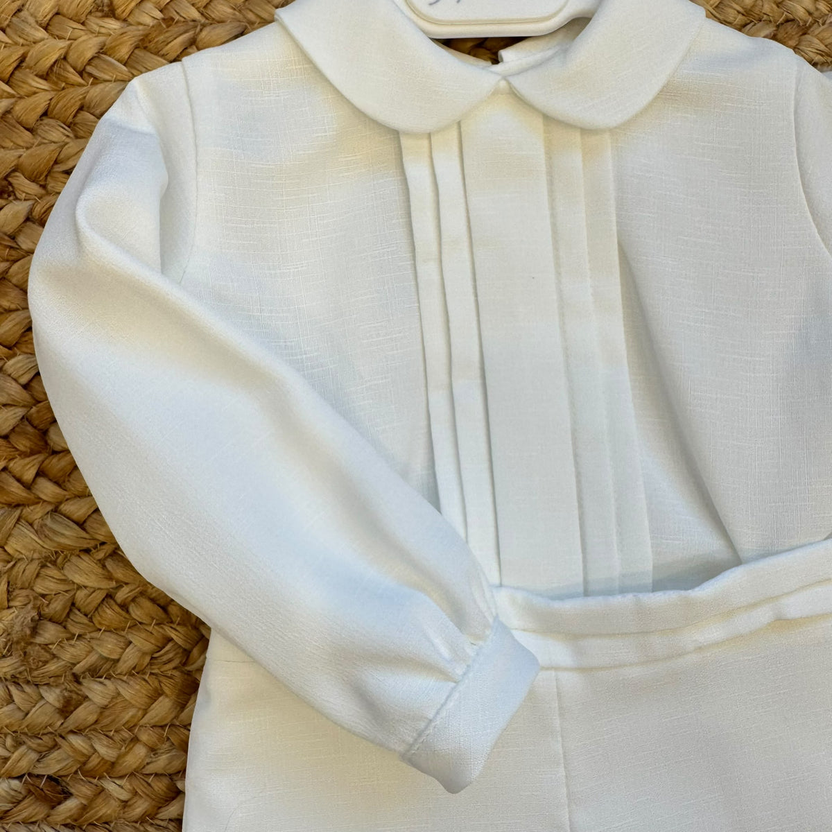 Completo Battesimo bimbo panna con camicia a pieghe e pantaloncino corto