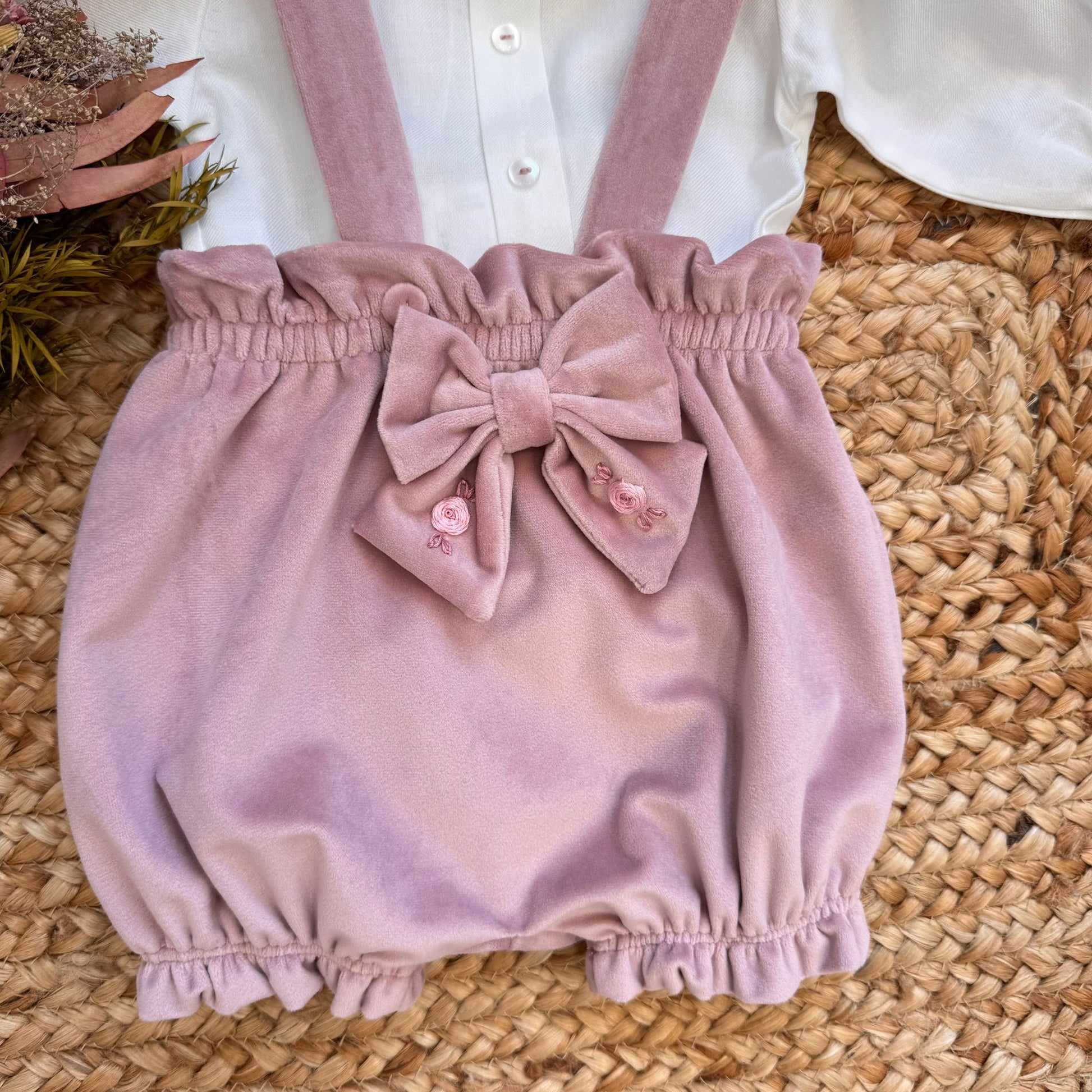 camicia bianca neonata con colletto e bottoncini