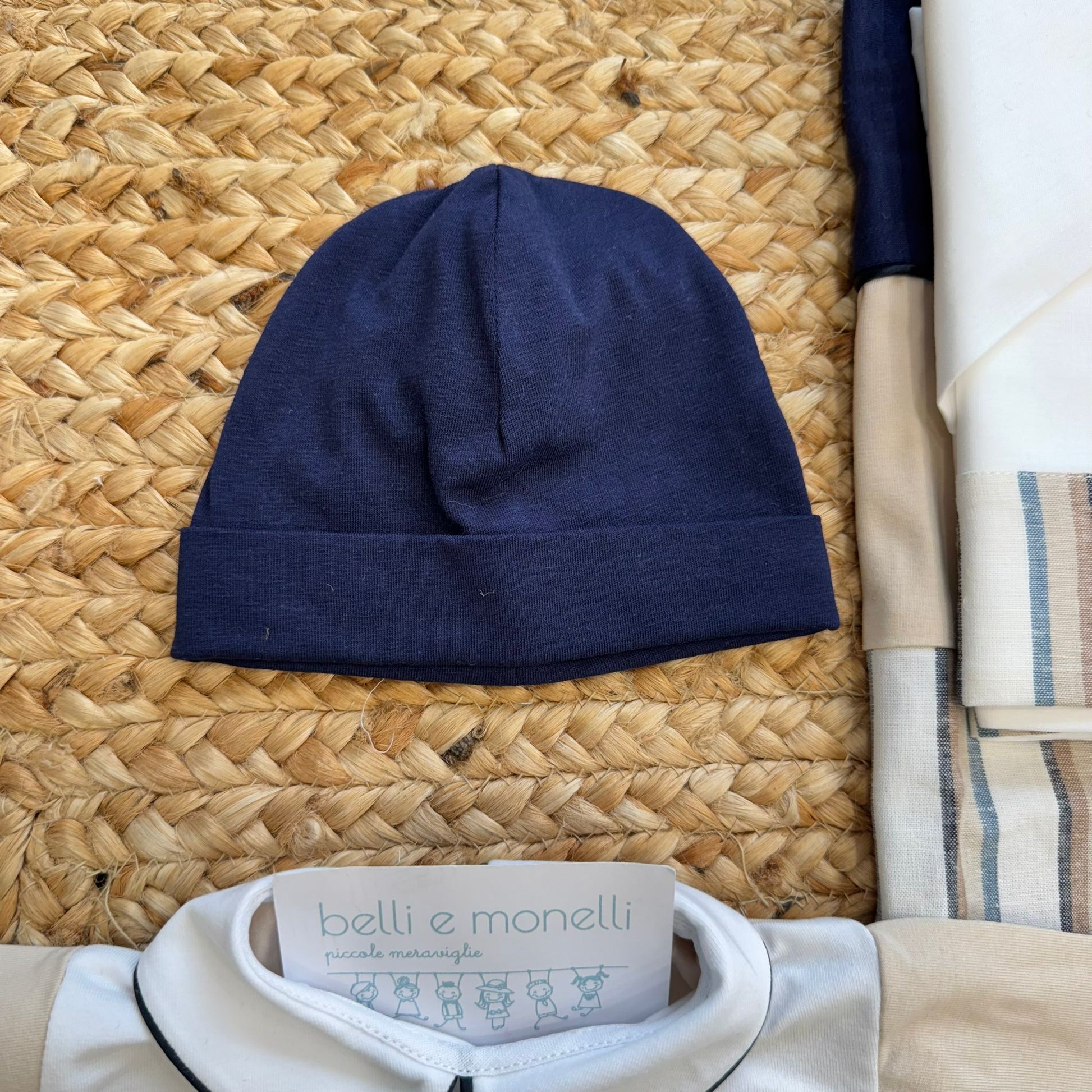 Cappellino blu navy coordinato uscita clinica neonato