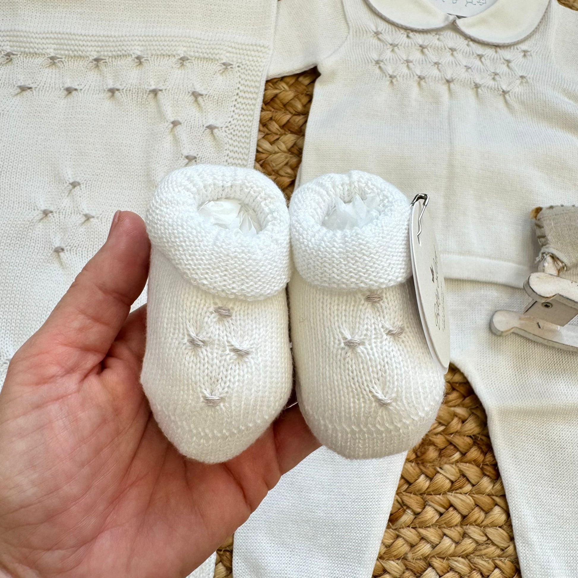 cappellino neonato in cotone bianco coordinato