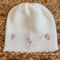 Cappellino panna con ricami roselline a punto nodino