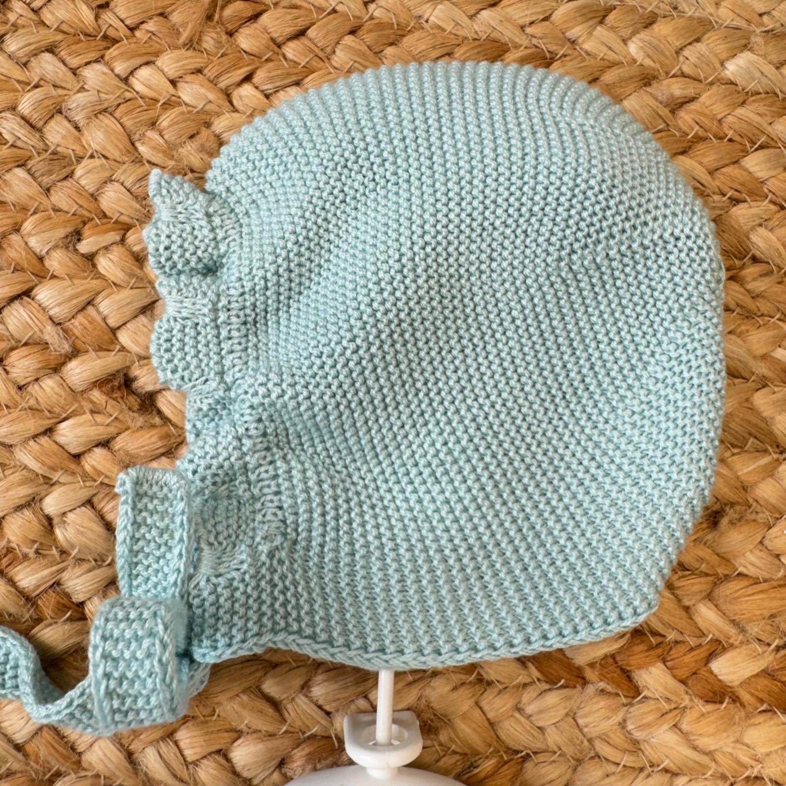 Cappellino coordinato verde acqua neonata