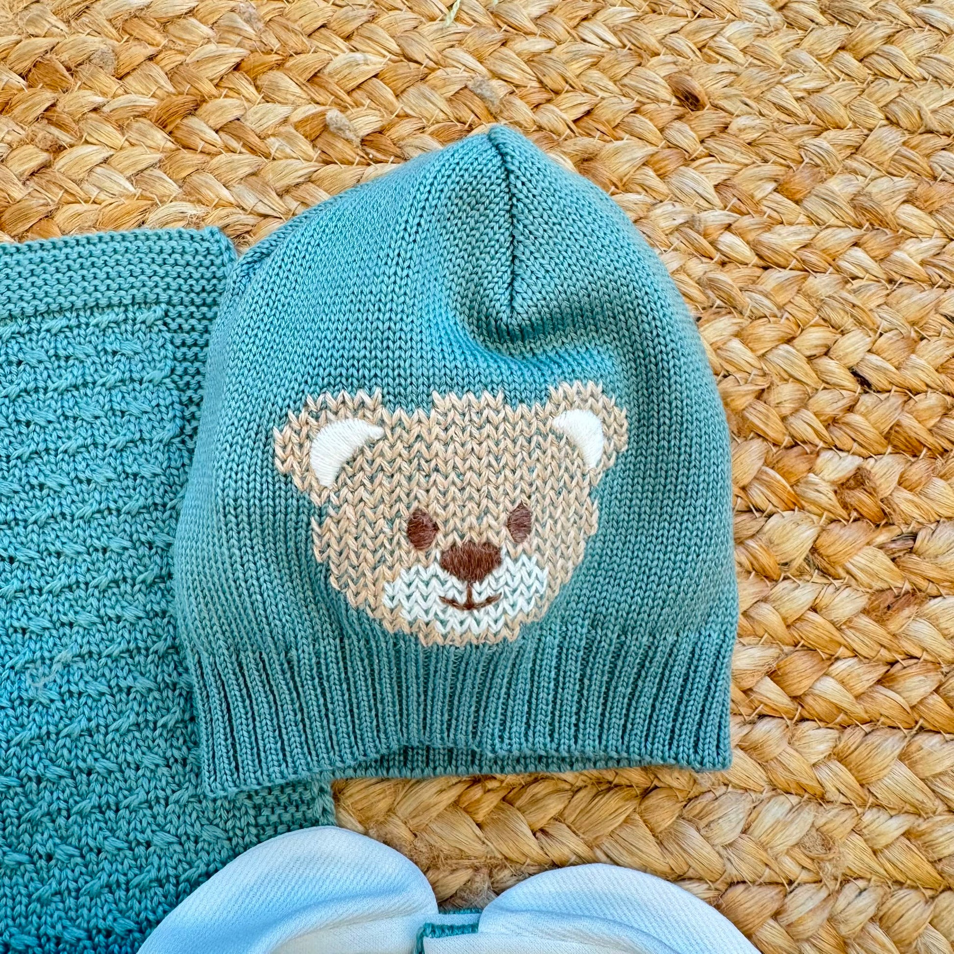 Uscita clinica neonato in pura lana verde oliva con copertina, completo, cappellino e scarpine con orsetto