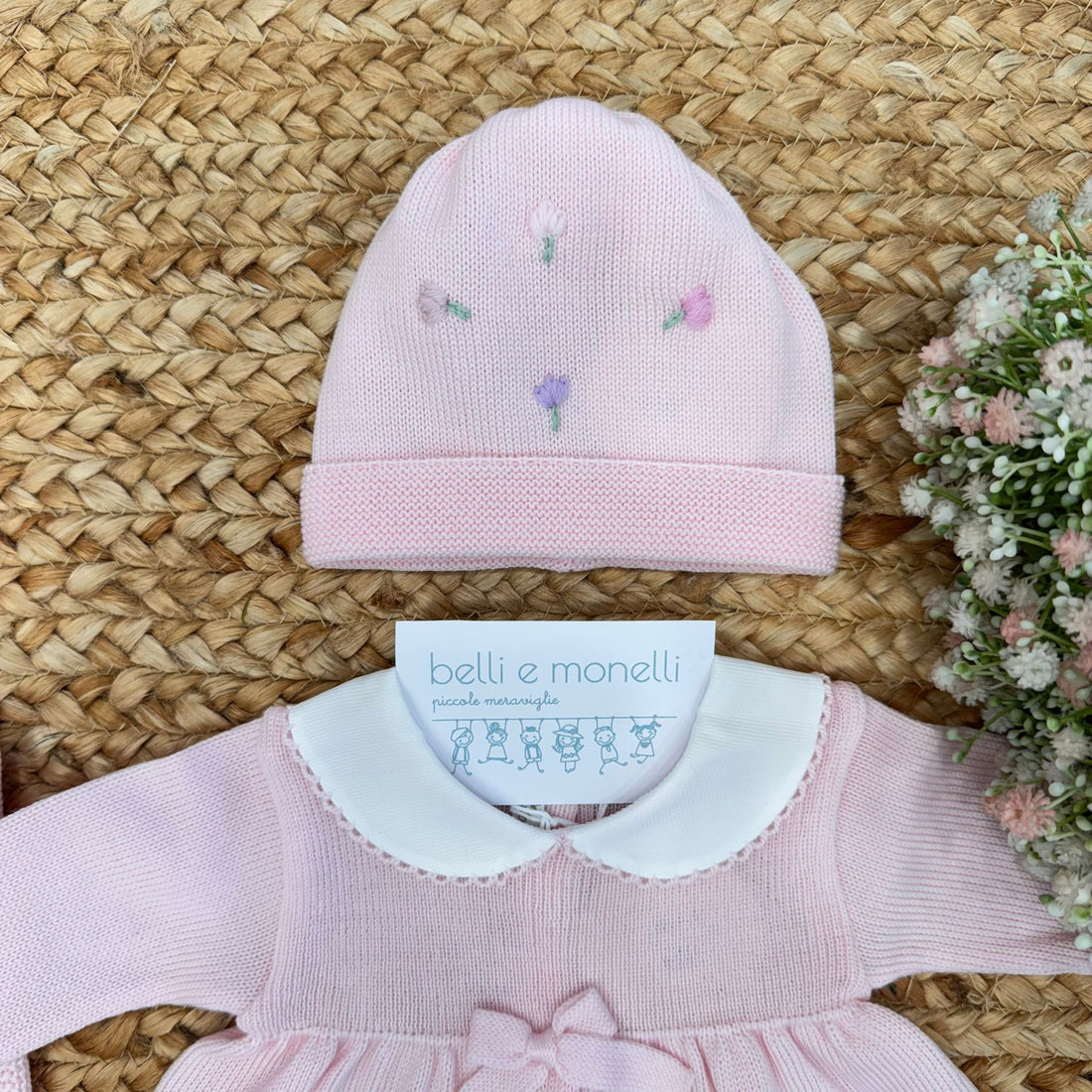 Coordinato uscita clinica neonata in pura lana rosa con ricamo tulipani