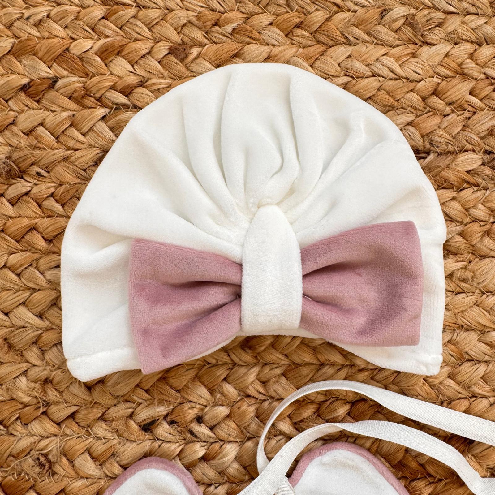 cappellino neonato panna con fiocco rosa cipria