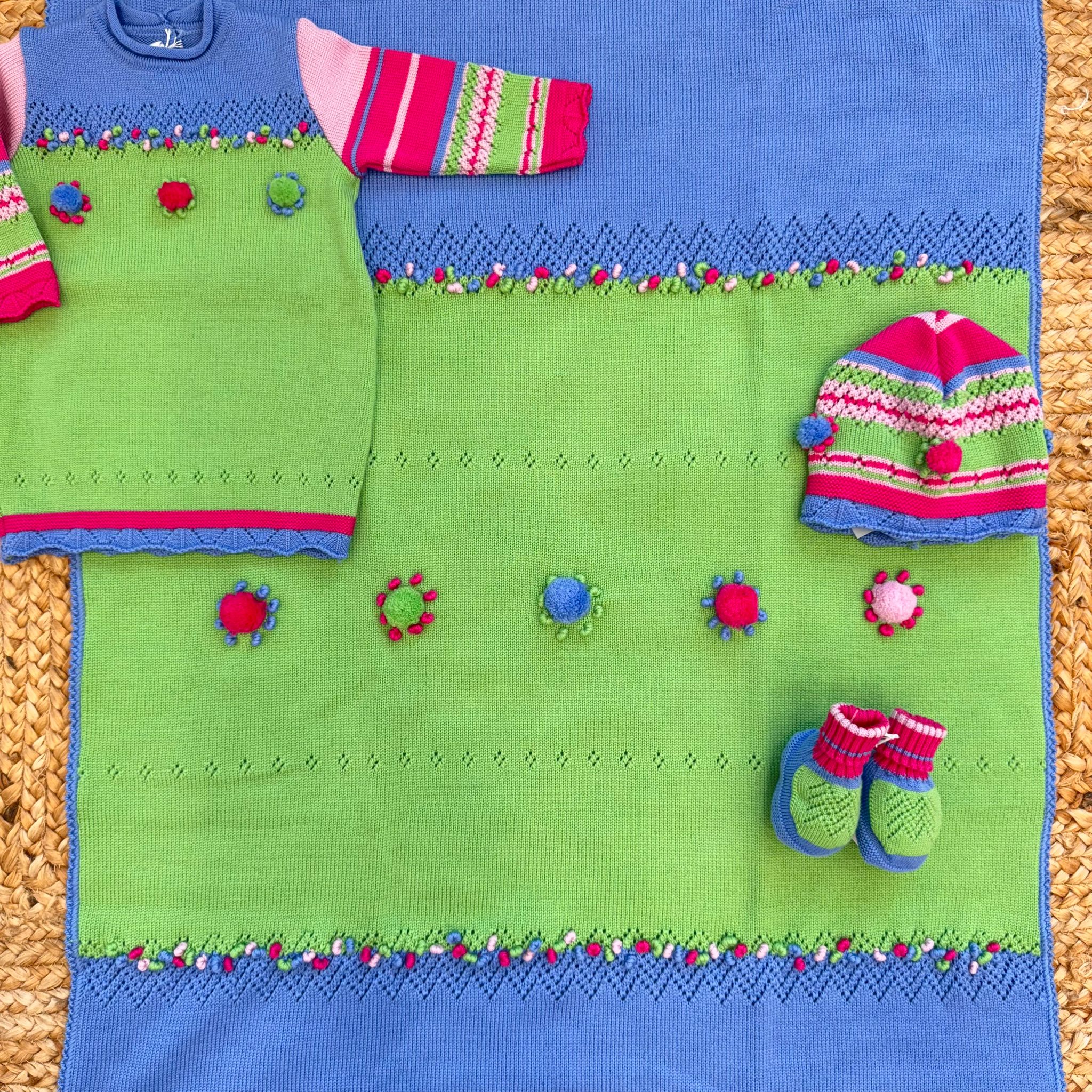 cappellino pura lana verde blu e rosa con pompon