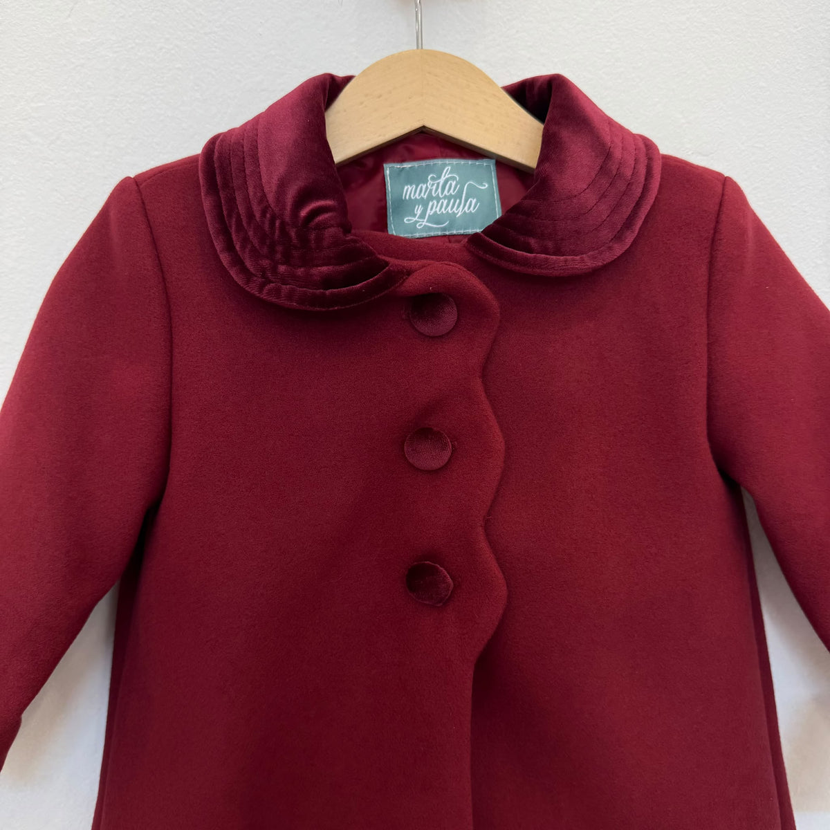 Cappottino inglese bordeaux bimba in panno foderato con colletto in velluto