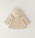 Cappotto bimba beige con cappuccio, bottoni effetto madreperla e linea svasata