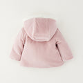 Cappotto neonata rosa in cotone con cappuccio e taschine frontali