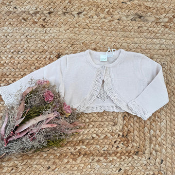 cardigan neonata beige in cotone con cuore traforato