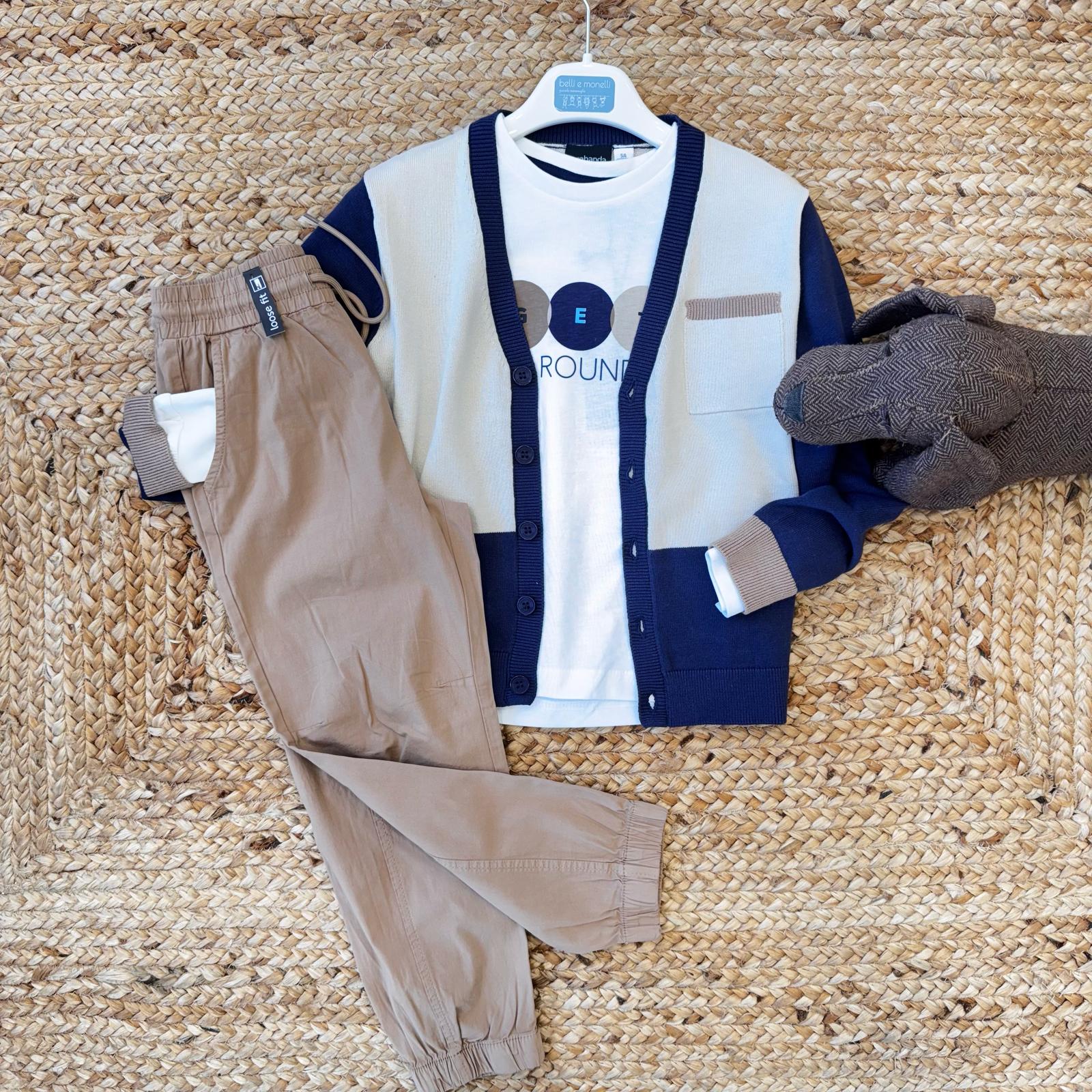 Cardigan, t-shirt e pantaloni cargo casual chic per bambini, abbigliamento primaverile.