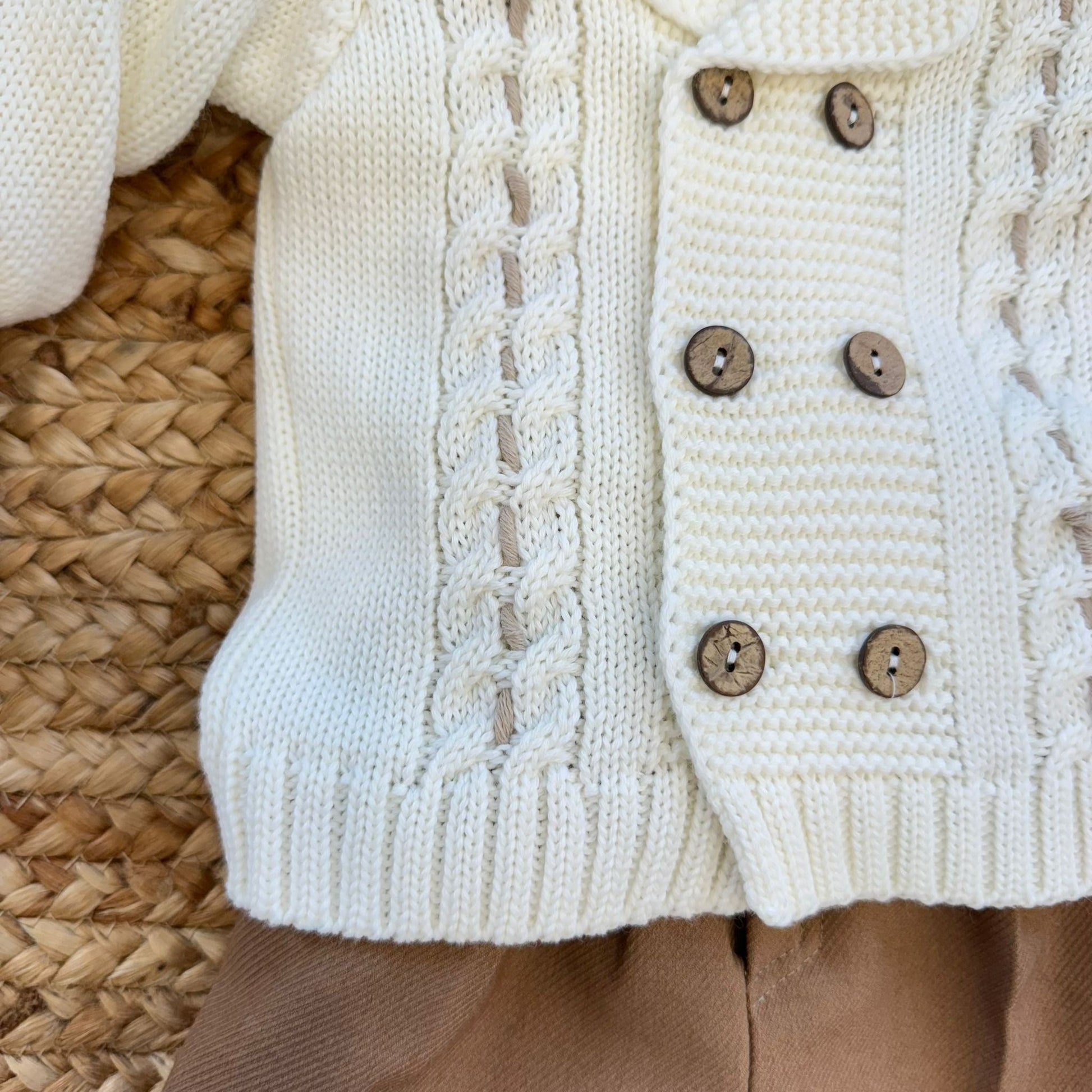 cardigan lavorato a maglia con bottoni in legno bimbo