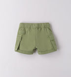 T-shirt con elefante e pantaloncini cargo verdi per bambino, abbigliamento estivo casual.
