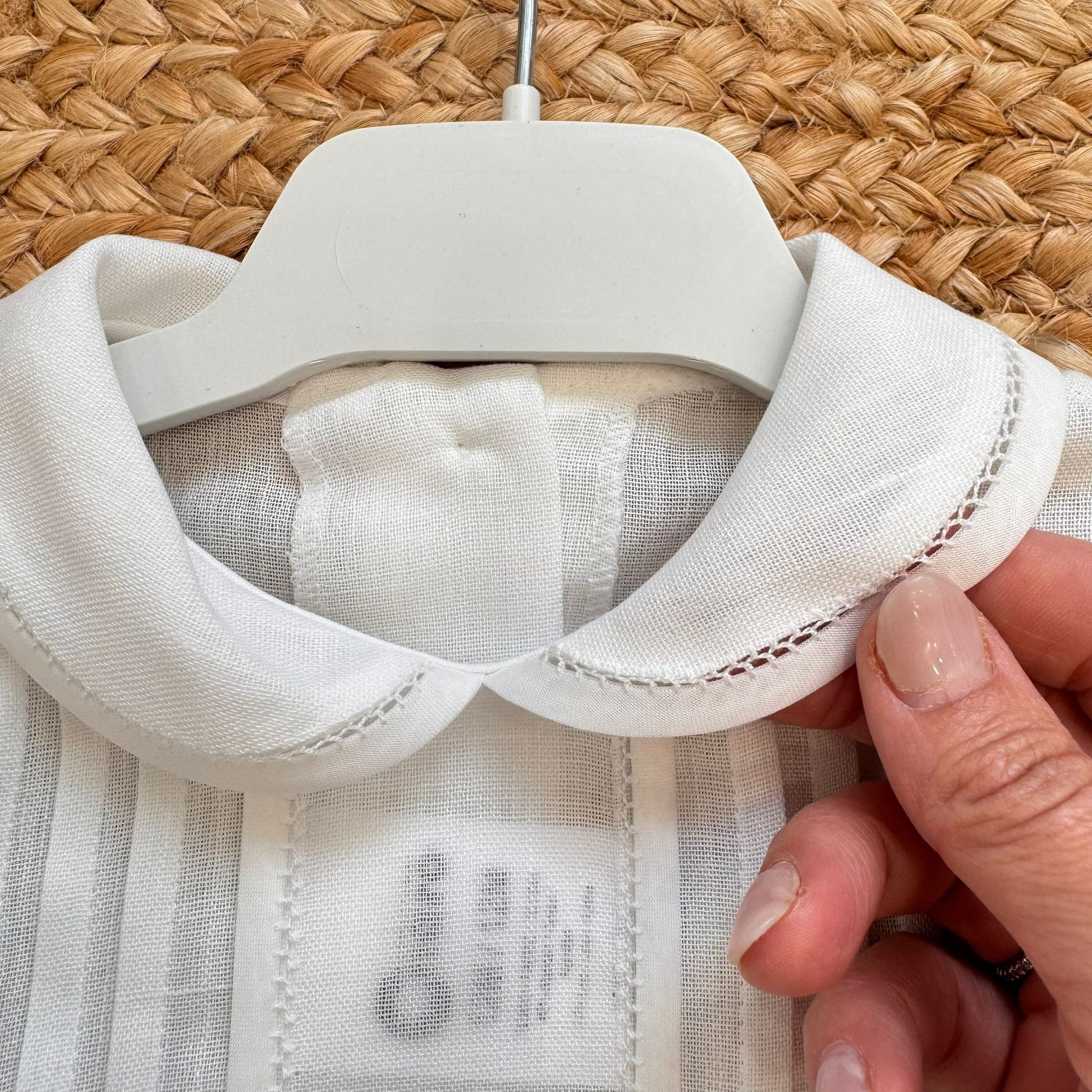 Pagliaccetto battesimo bimbo bianco in cotone e lino con colletto sartoriale