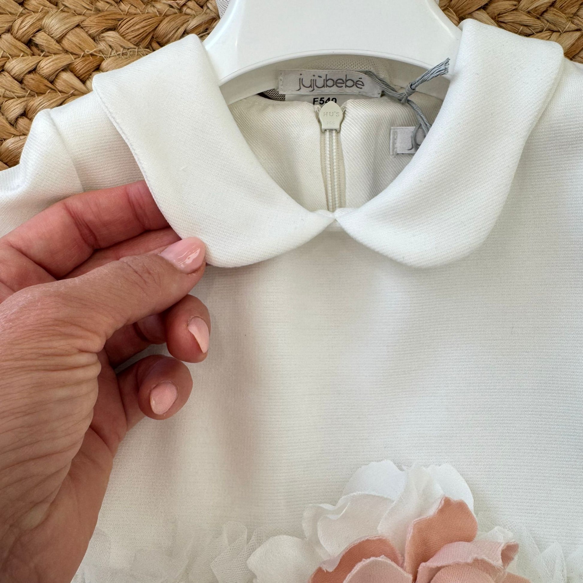 colletto tondo elegante in tessuto panna