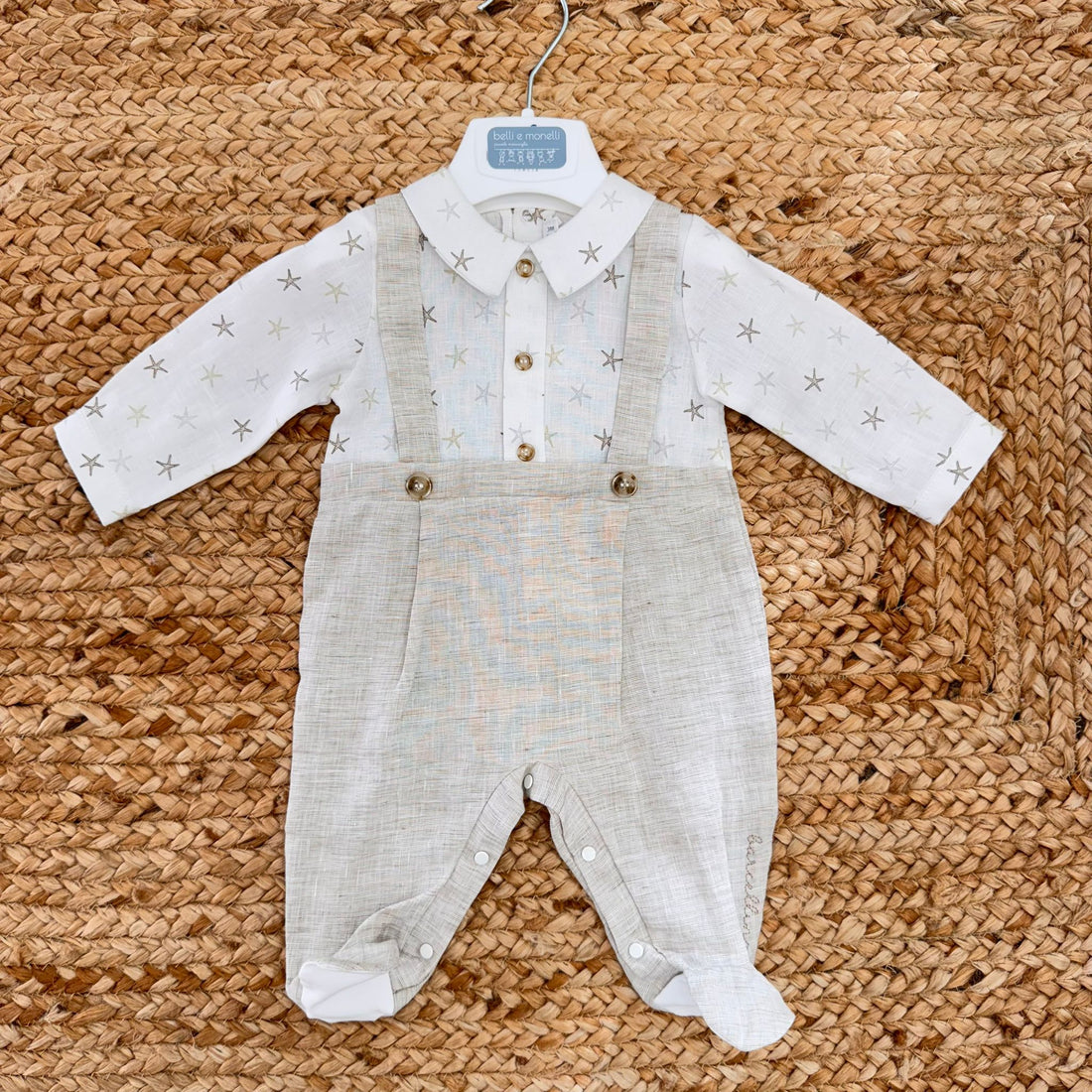 Completino neonato in lino con stelle marine stampate – coordinato estivo per primo cambio ospedale