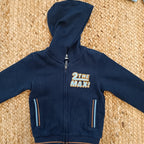 Completo Bambino Con Felpa Aperta Manica Lunga, Pantalone Maglia Tagliata Lungo E Girocollo Manica Lunga