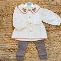 Completo bimba in cotone con blusa panna ricamata e pantalone tortora