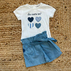 Completo bambina con maglietta "che cuore sei?" e shorts in denim con fiocco
