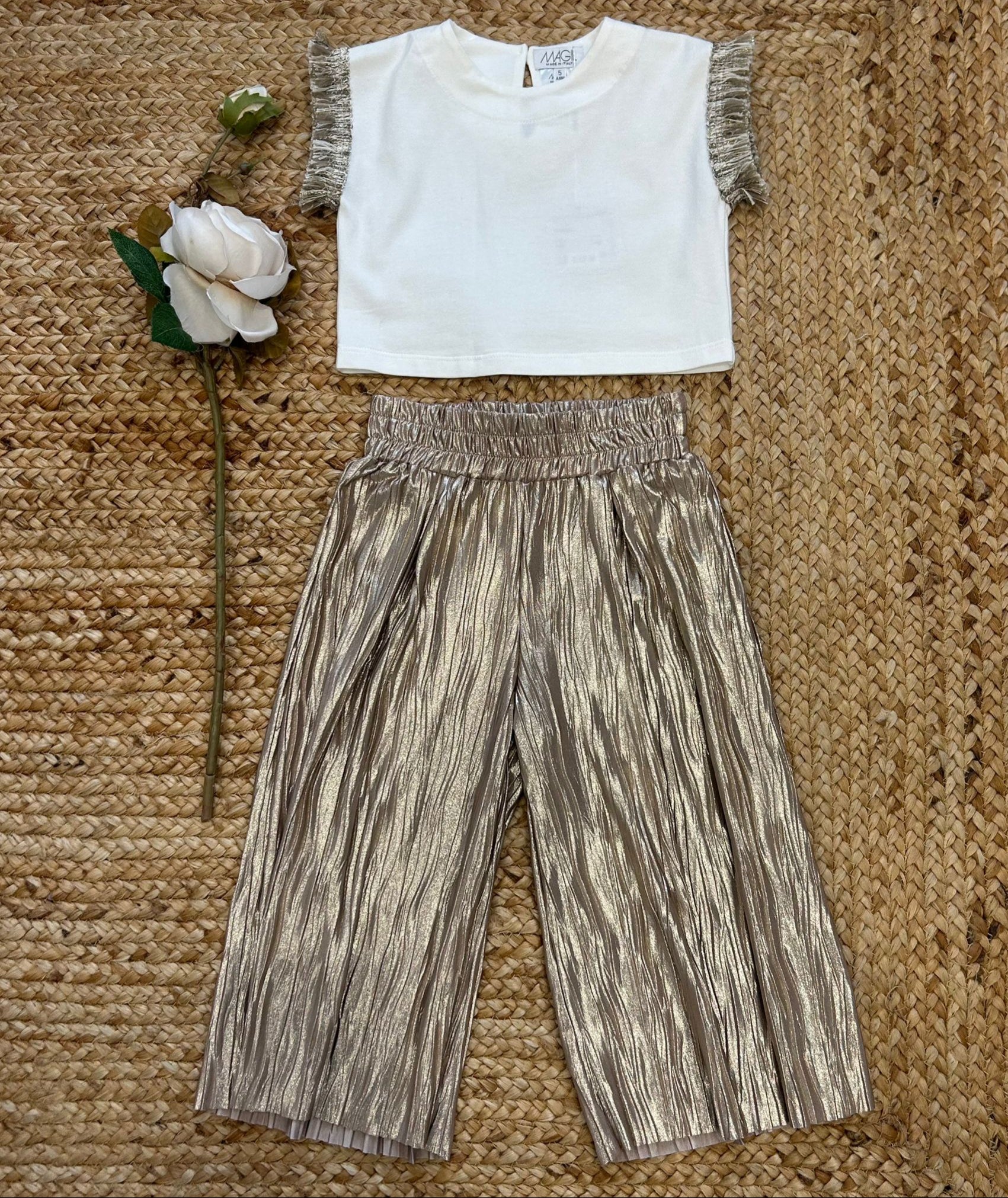 Completo bambina elegante con top bianco e pantaloni oro