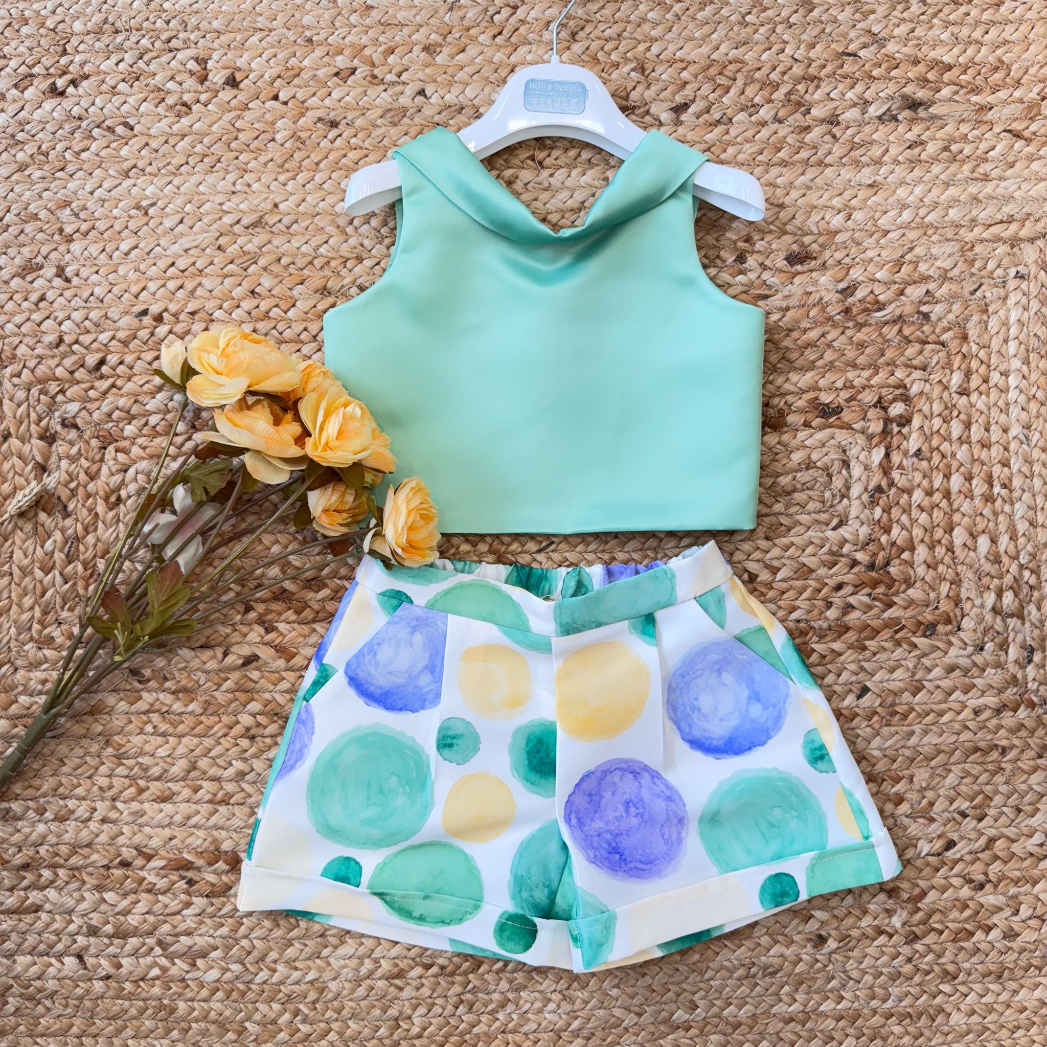 Completo bambina top verde acqua e shorts a pois colorati