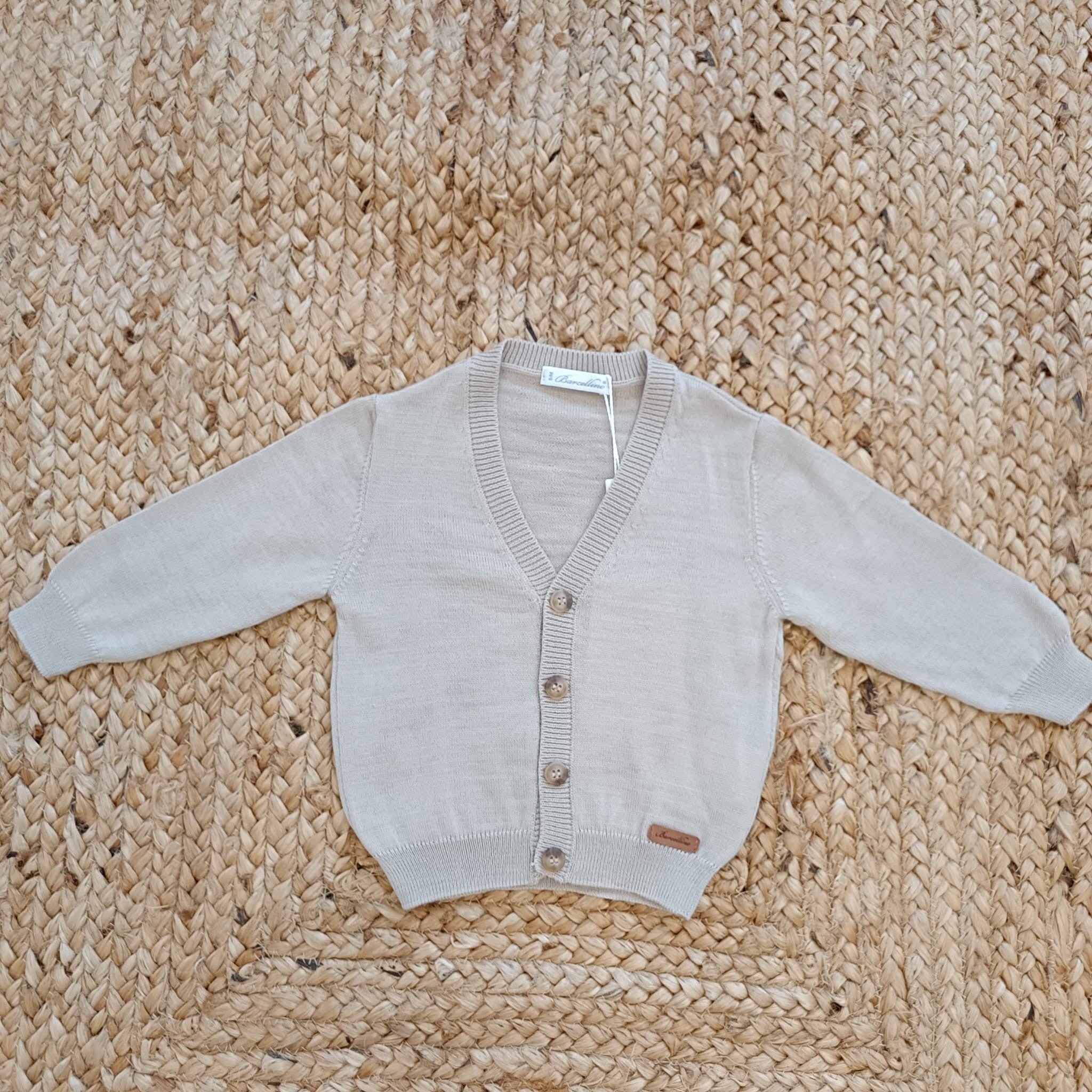 Completo con pantaloni a quadretti azzurri e beige