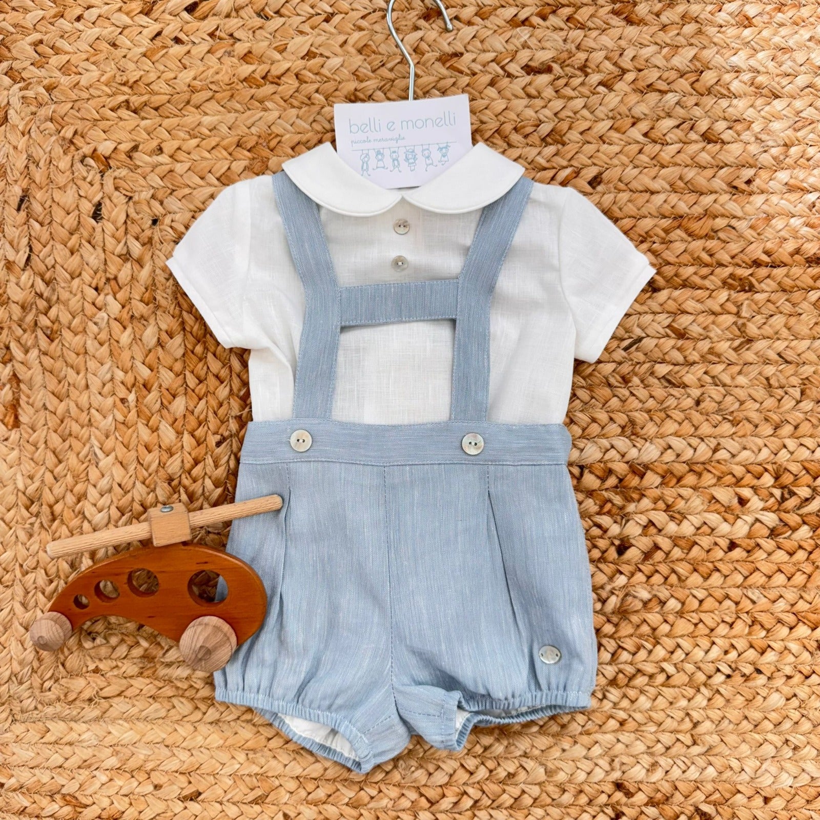Completo battesimo bimbo azzurro polvere e bianco in 100% cotone con bottoncini madreperla