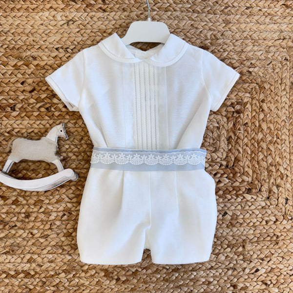 Completo bianco bimbo battesimo con fascia celeste

