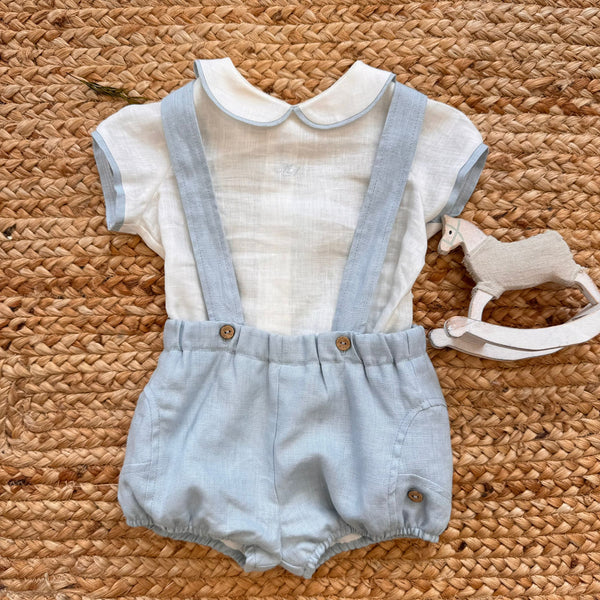 Completo battesimo bimbo in lino bianco e celeste con bretelle
