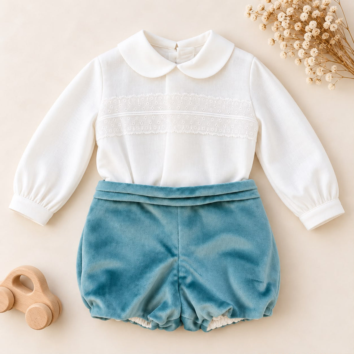 Completo Battesimo bimbo con camicia bianca e pantaloncino in velluto verde salvia