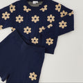 Completo bimba in cotone blu con fiori beige e pantaloncino coordinato