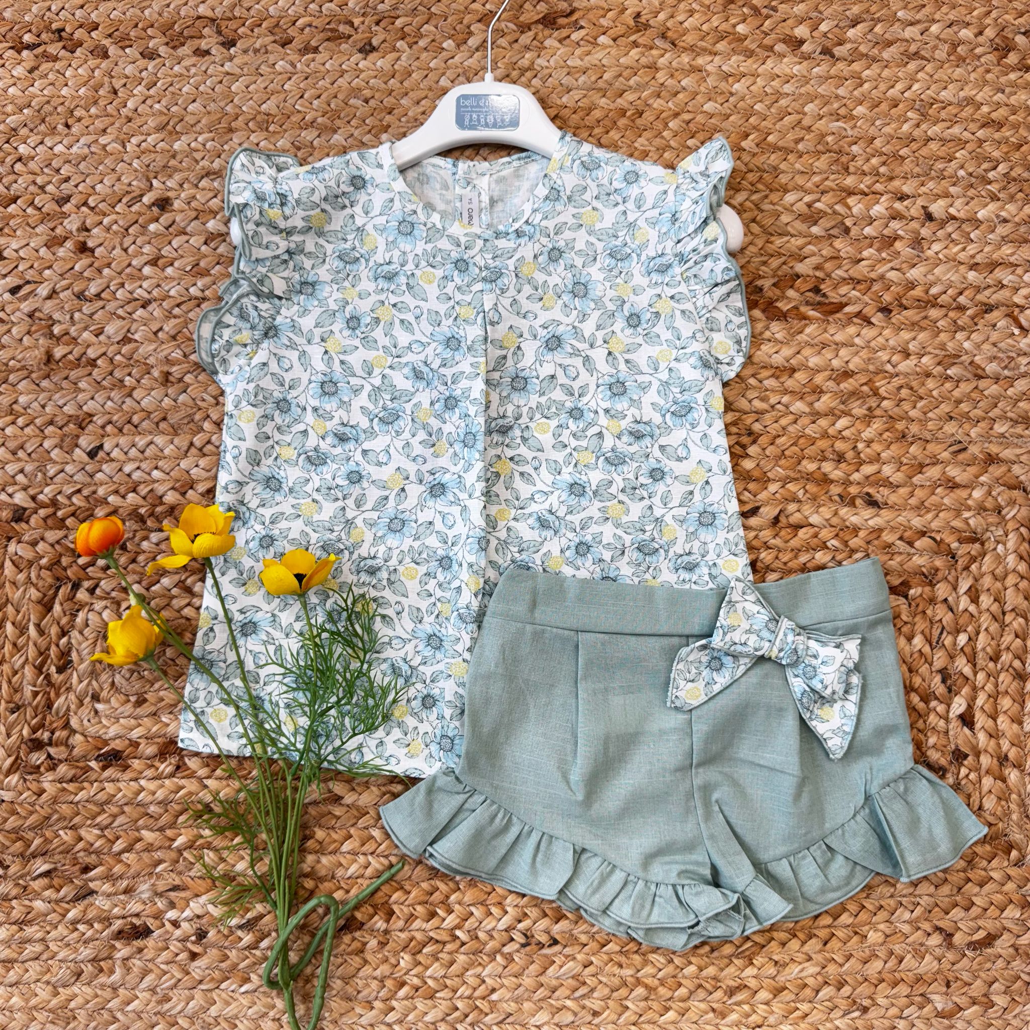Completo bimba con maglietta floreale e limoni e pantaloncini verdi con volant e fiocco