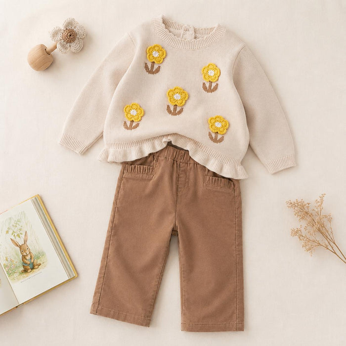 Completo bimba con maglia panna decorata con fiori gialli e pantalone marrone
