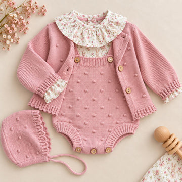 Completo bimba rosa con pagliaccetto in maglia, cardigan e camicia floreale