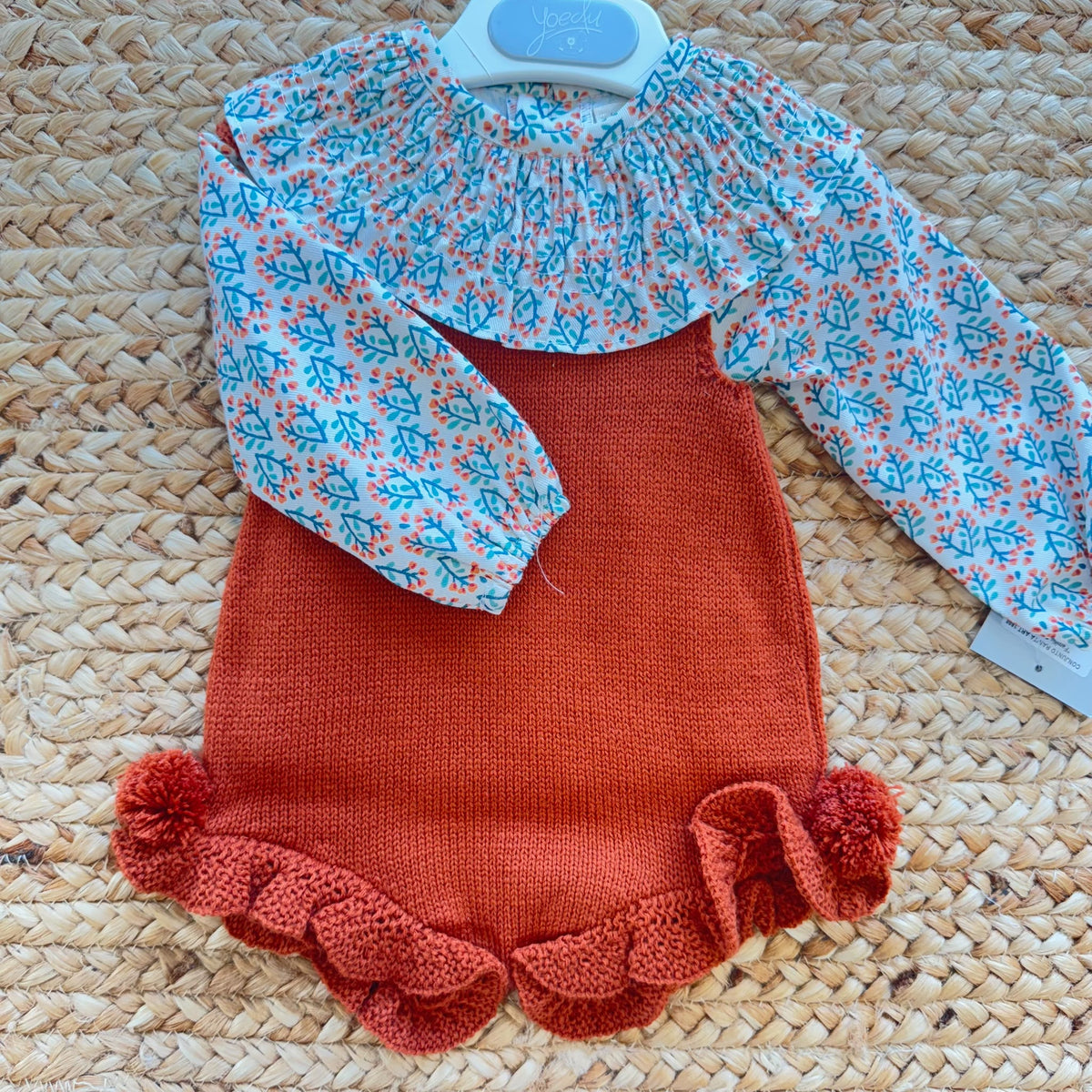 Salopette bimba ruggine Yoedu con camicia fantasia e volant