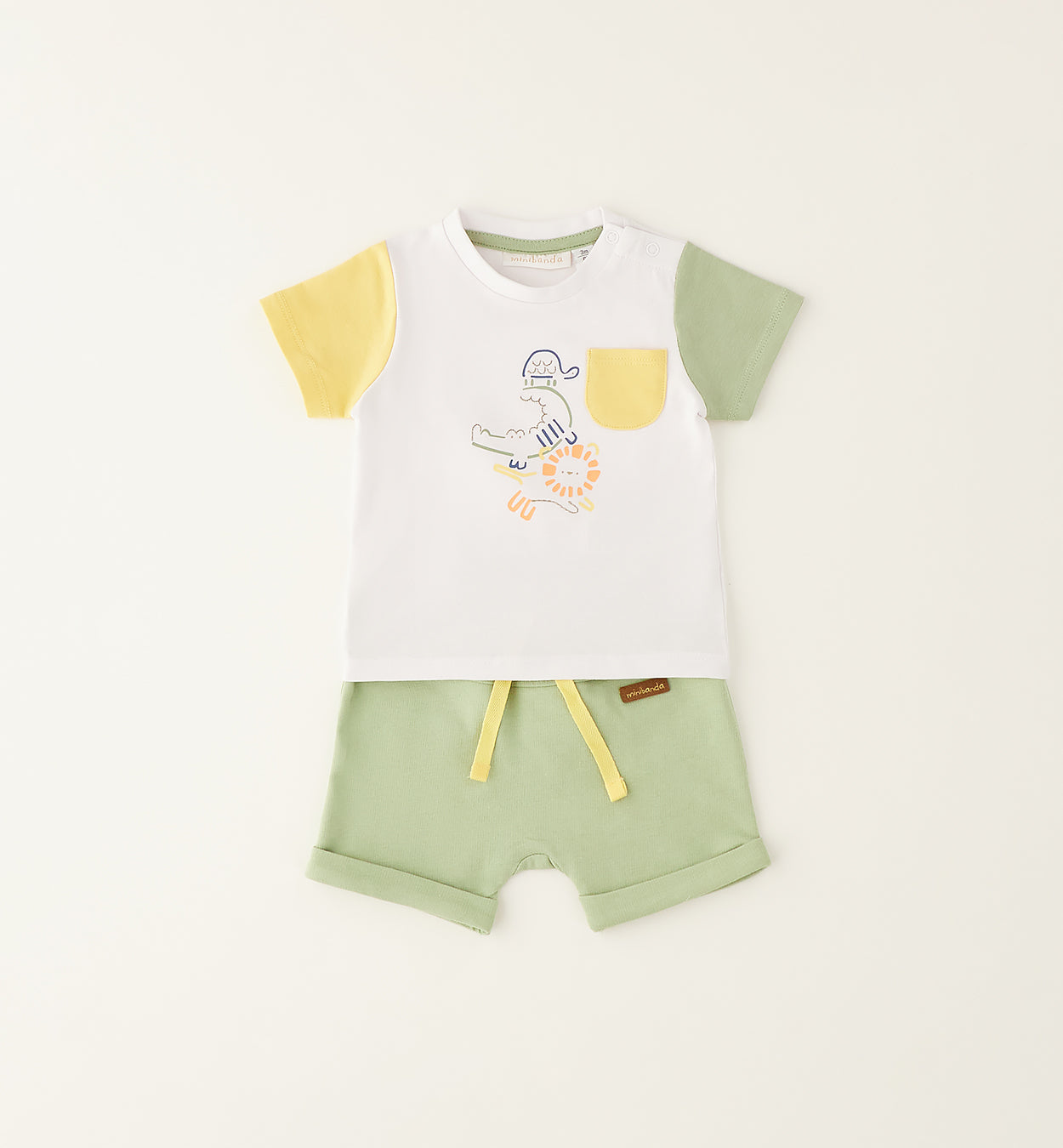 Completo bimbo con t-shirt bianca stampa animaletti e shorts verde salvia