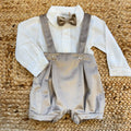 Completo elegante neonato con salopette tortora, camicia bianca, papillon e cardigan azzurro