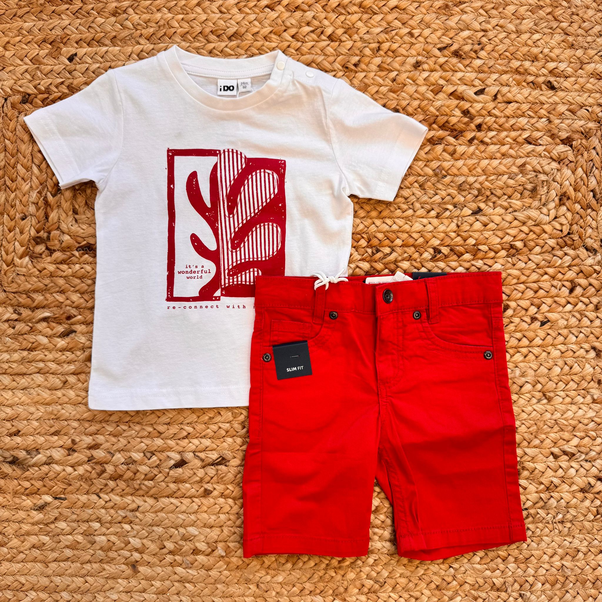 Completo estivo bambino iDO con t-shirt bianca e bermuda rossi