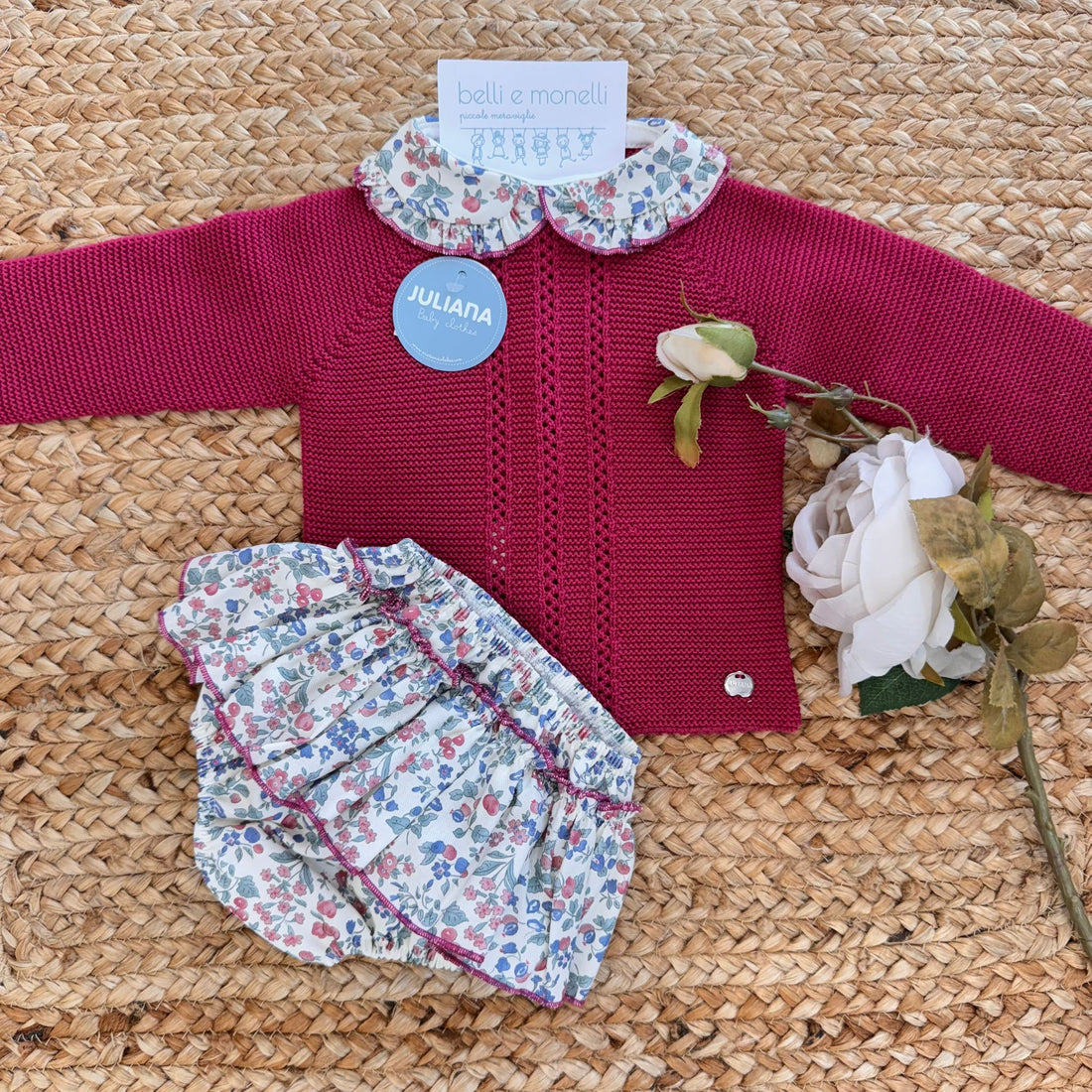 Completo neonata con maglia lampone e culotte floreale