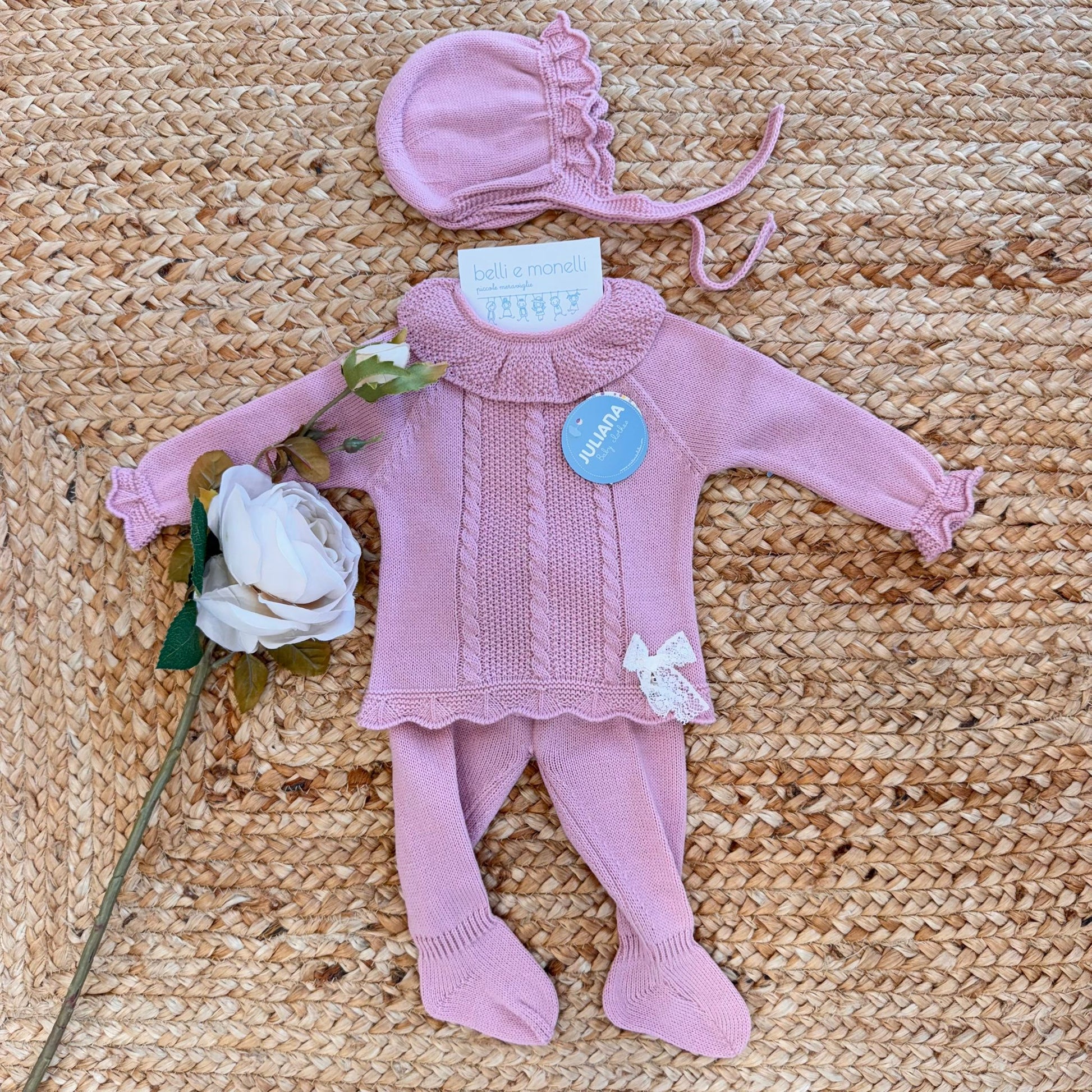 Completo in maglia rosa antico da neonata con cuffietta