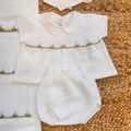 Uscita clinica neonata in cotone panna con ricami floreali rosa e copertina coordinata