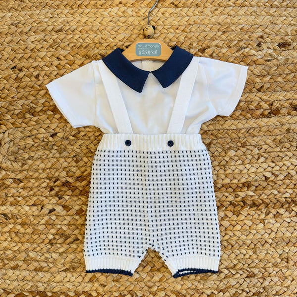 Completo nascita neonato con camicina bianca e pantaloncino con bretelle