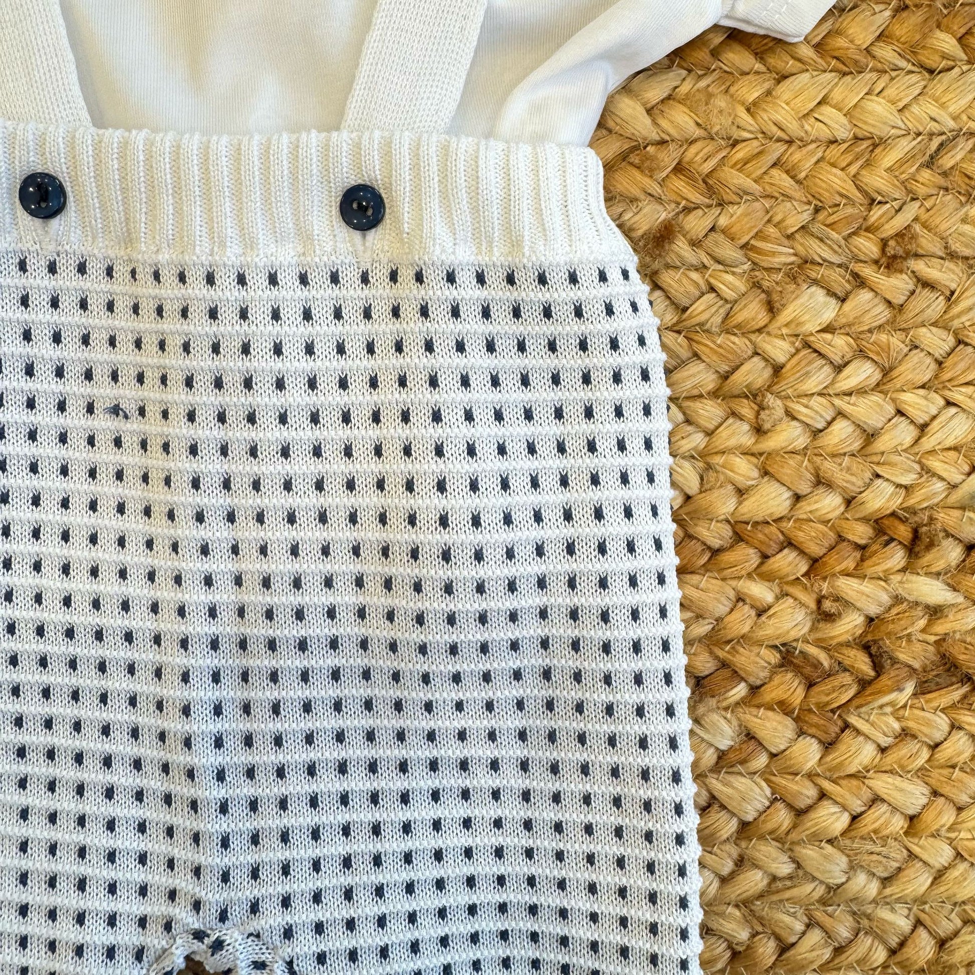 Pantaloncino a quadretti in maglia con bottoni

