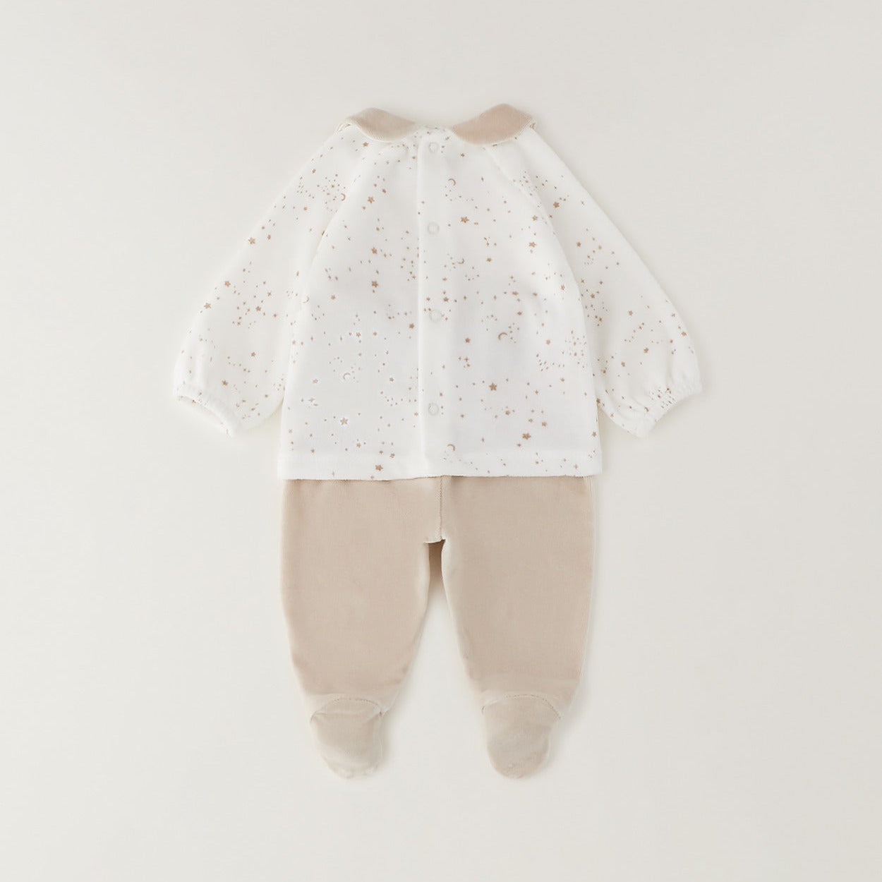 Completo neonato unisex in ciniglia bianco e beige con orsetto, stelline e pantalone con piedini