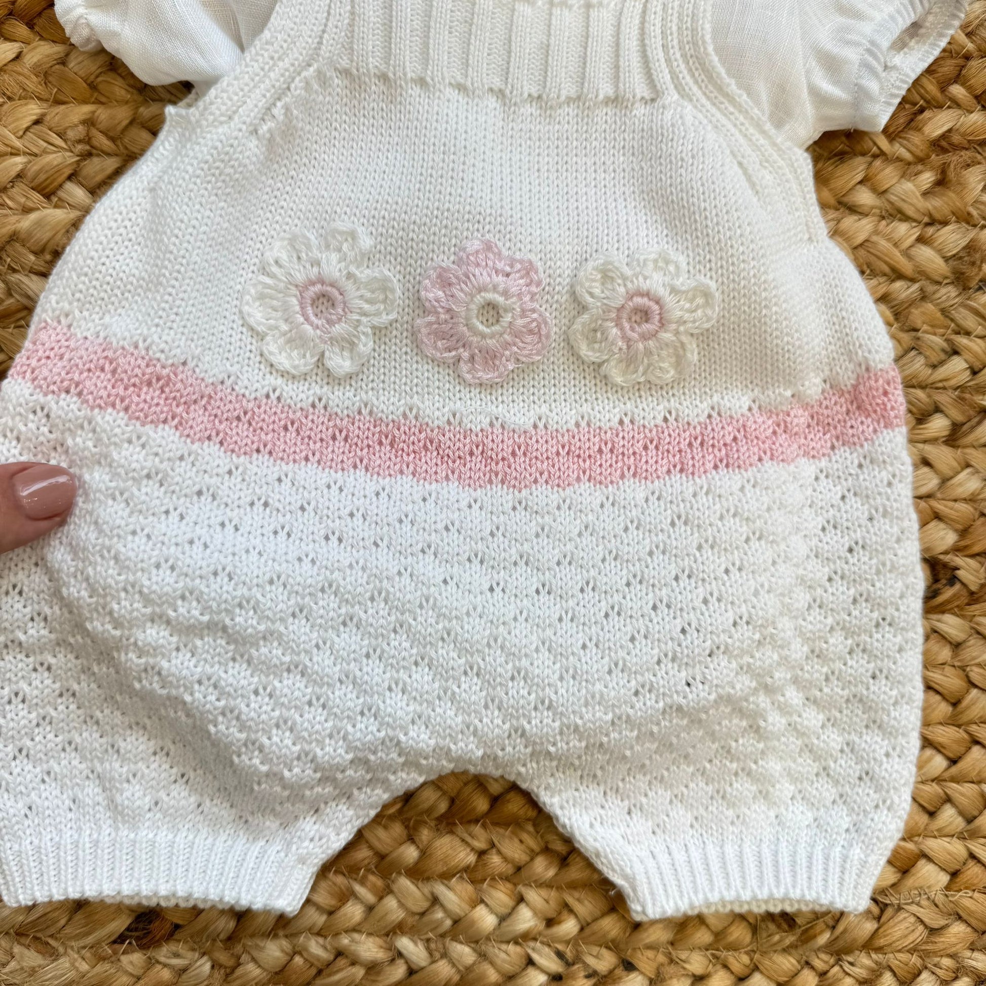 dettaglio completo neonata elegante estivo lino